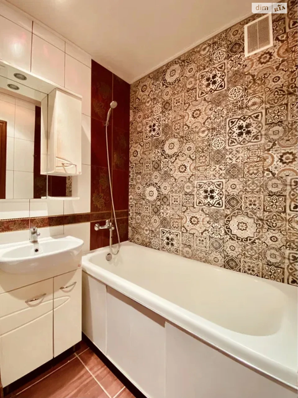 Long-Term Rental Apartment, Syrets'