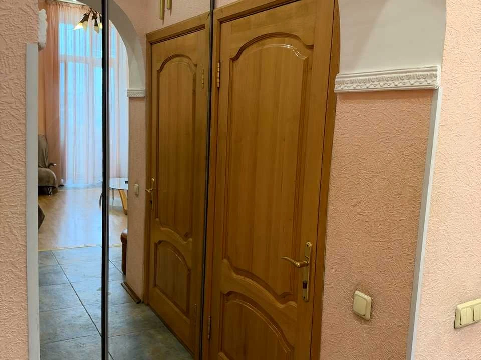 Квартира. Київ, Круглоуніверситетська вул.