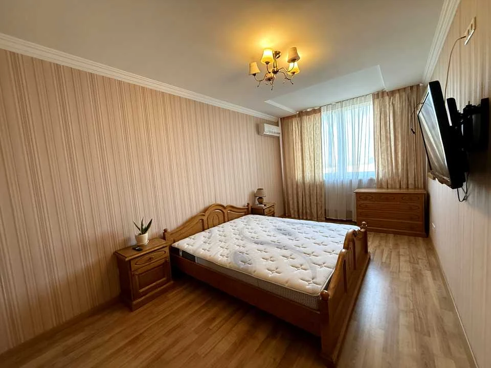 Квартира. Київ, Авіаконструктора Ігоря Сікорського вул.