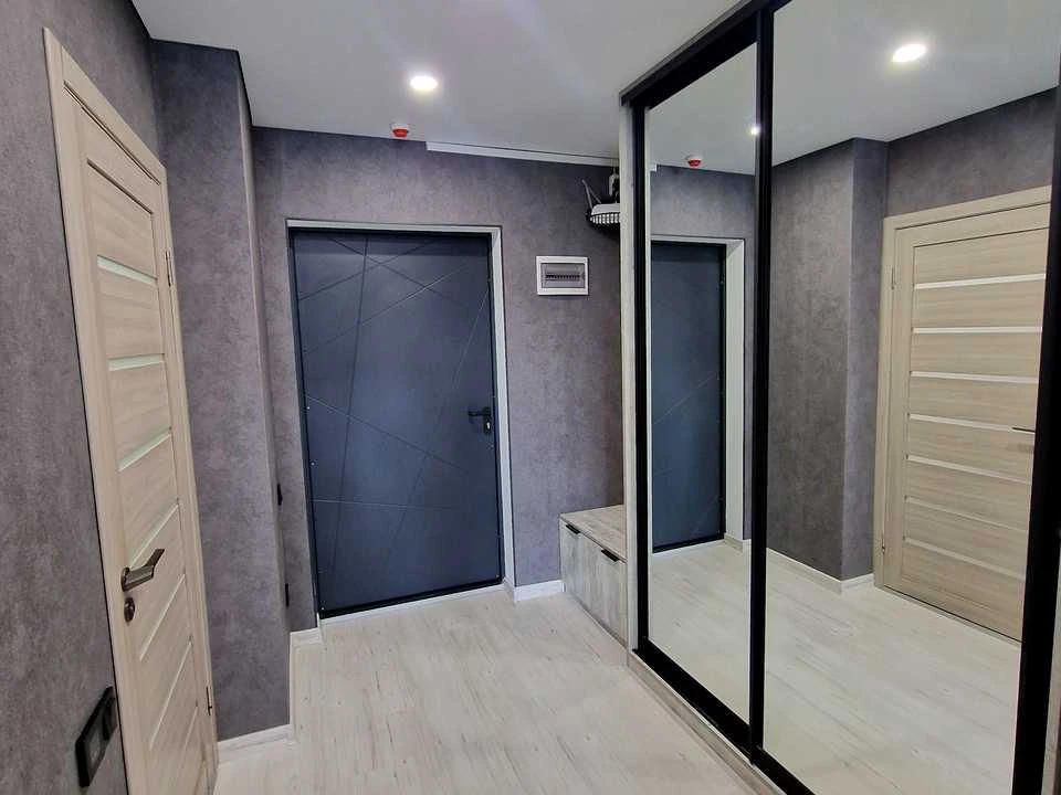 Apartment. Dnipro, Naberezhna Peremohy st.