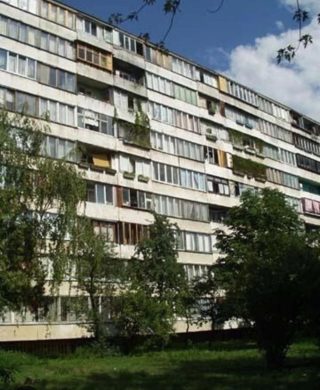 продаж квартири 2х кімнатної  кубанської україни 30 лісний м