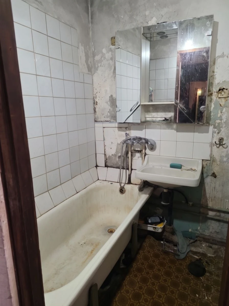 продаж квартири 2х кімнатної  кубанської україни 30 лісний м