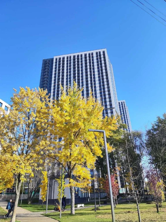 Sale of an apartment in the Metropolis residential complex, building 3.2 low-rise