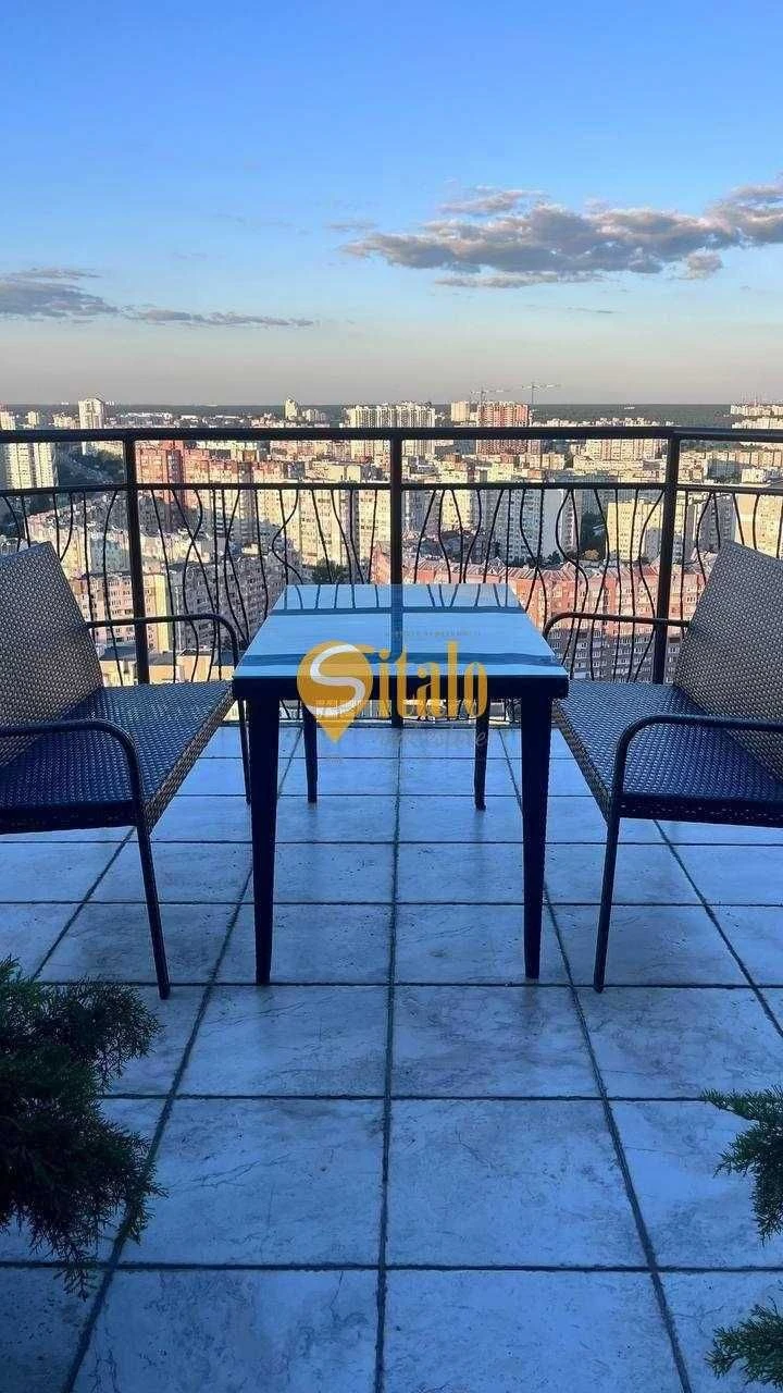 Sale of a two-story penthouse with a terrace. Pozniaky, Osokorky.
