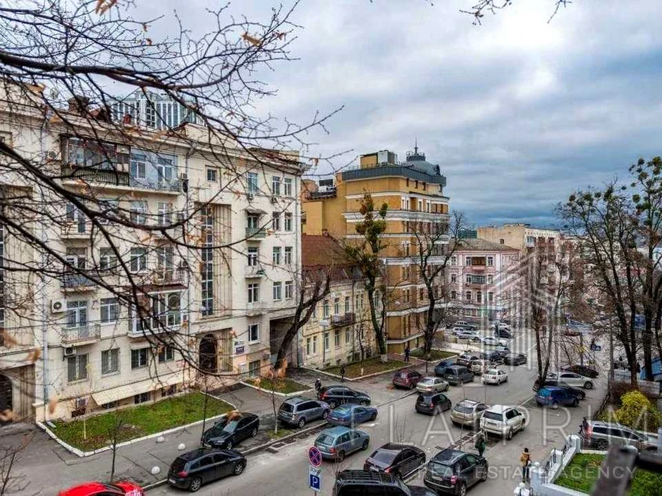 Квартира. Киев, Владимирская улица