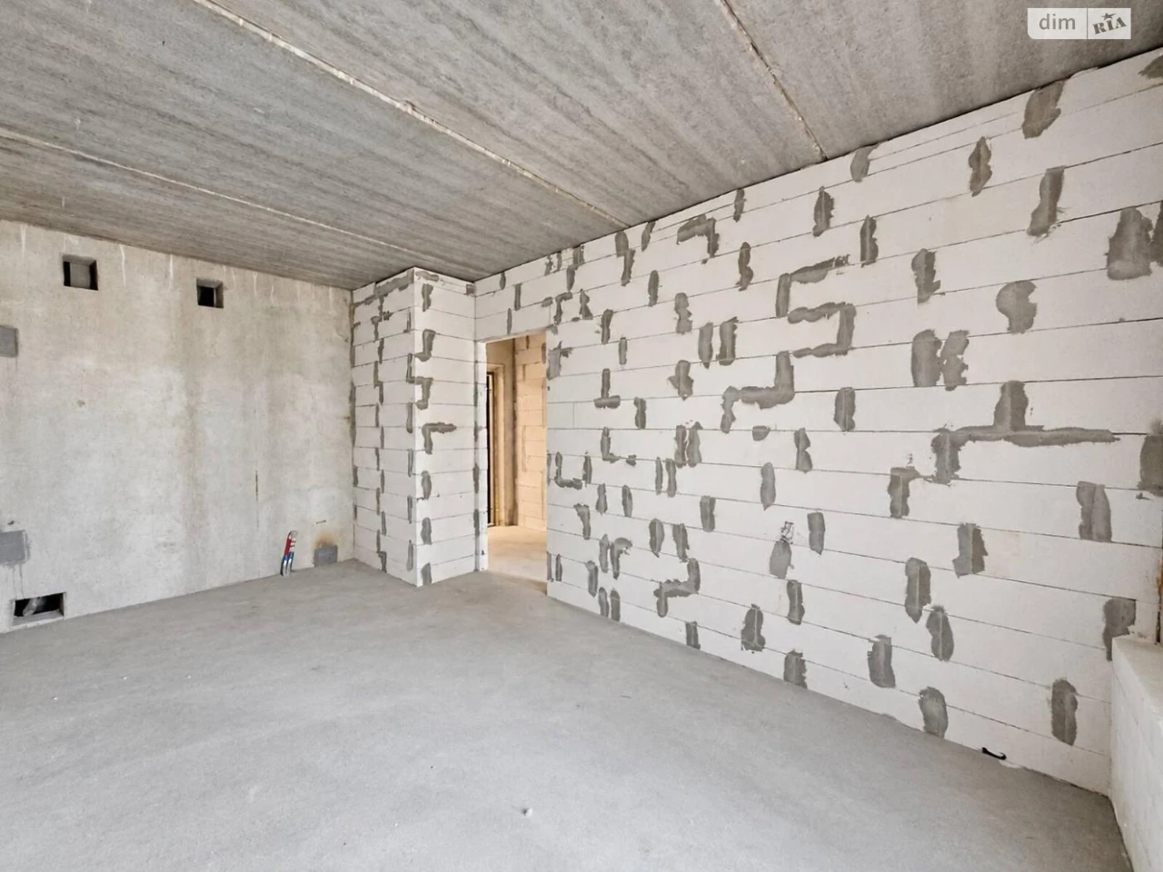 Sale Apartment Holosiiv