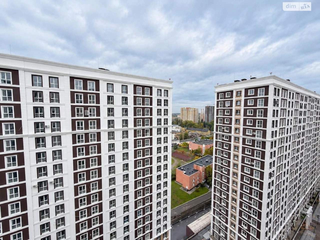 Sale Apartment Holosiiv