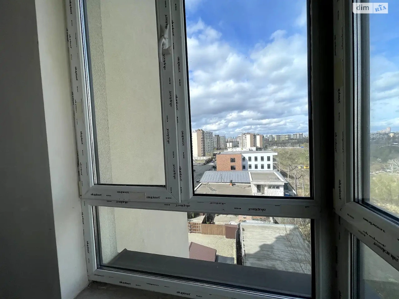 Apartment for Sale - Holosiiv