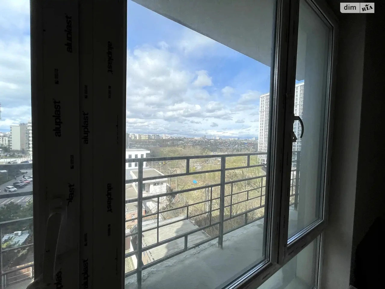 Apartment for Sale - Holosiiv