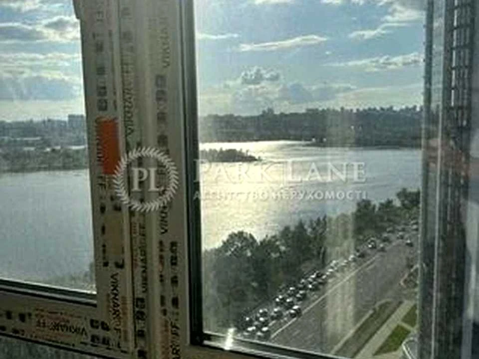 Квартира. Київ, Дніпровська набережна вул.