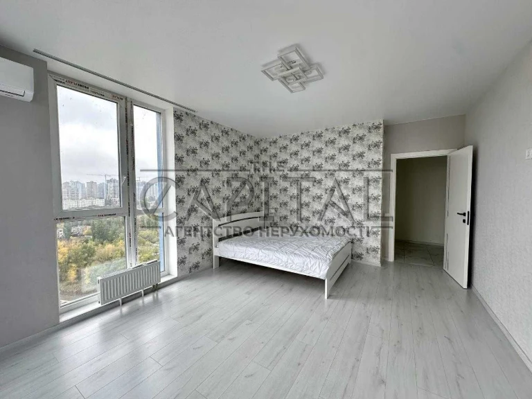1-room apartment with lake view, renovated, 46 m2, 8 Причал, Kyiv