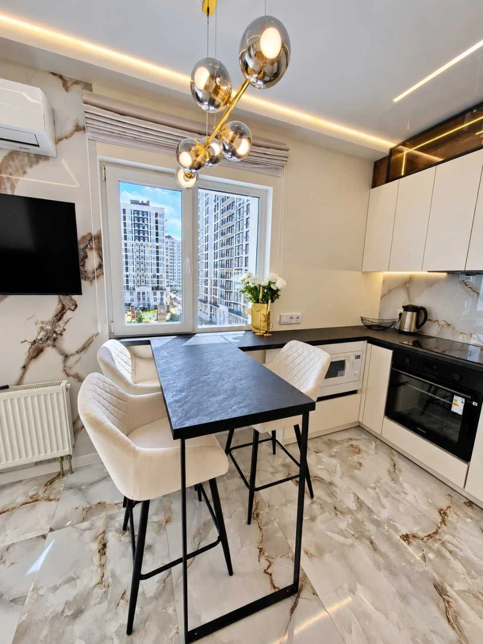 Sale of a 1-bedroom apartment 41.2 m² with designer renovation