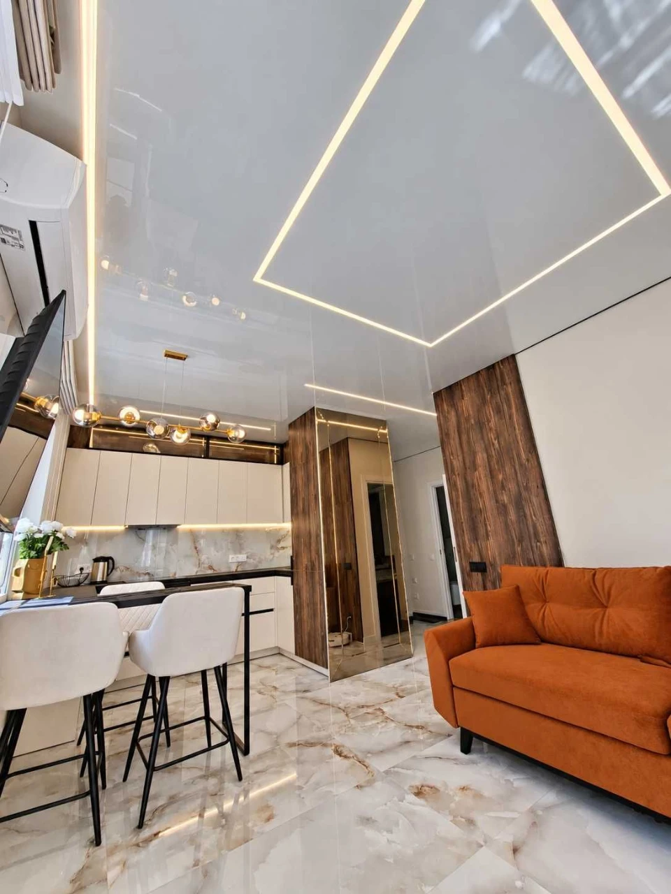 Sale of a 1-bedroom apartment 41.2 m² with designer renovation