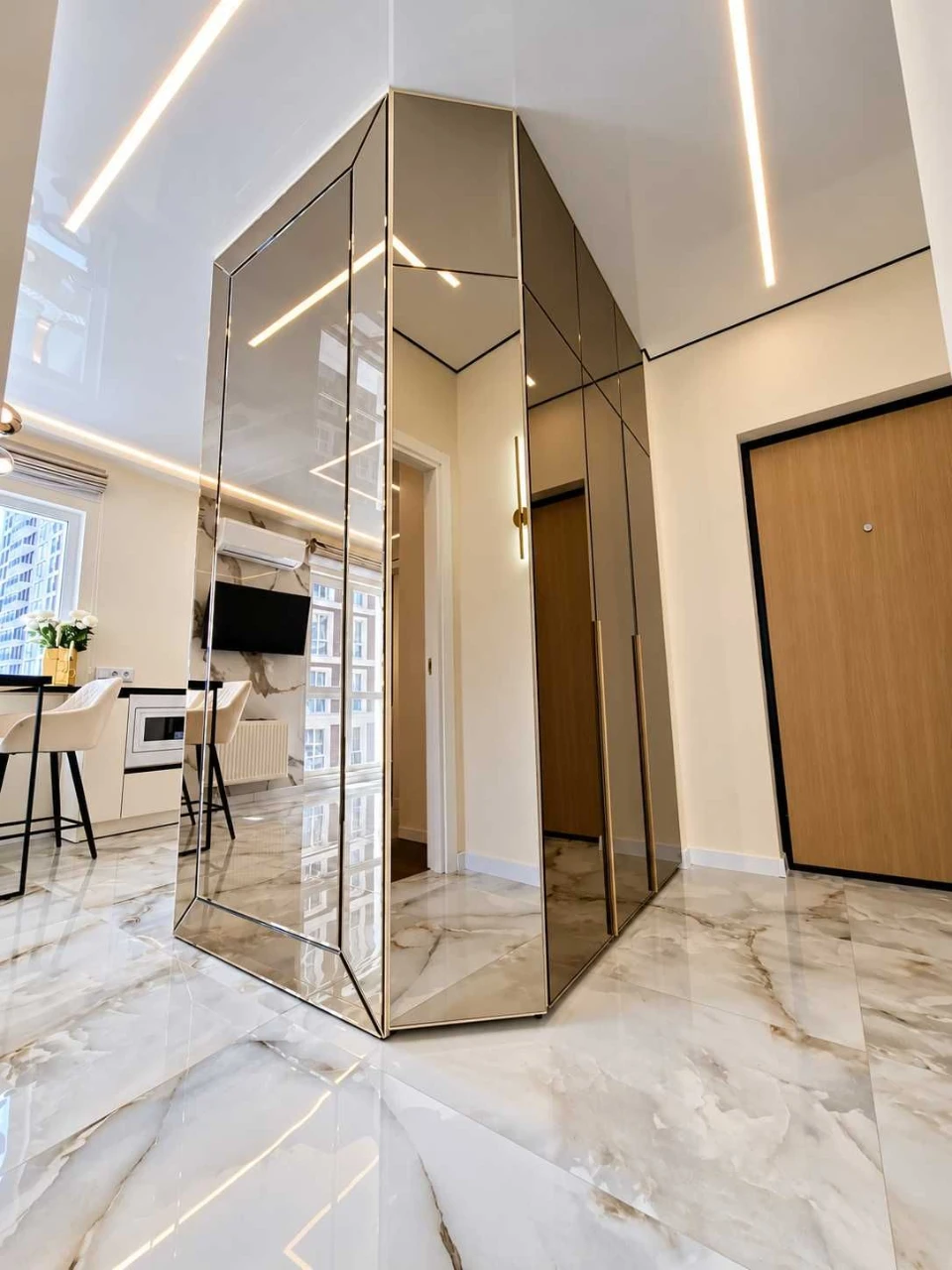 Sale of a 1-bedroom apartment 41.2 m² with designer renovation