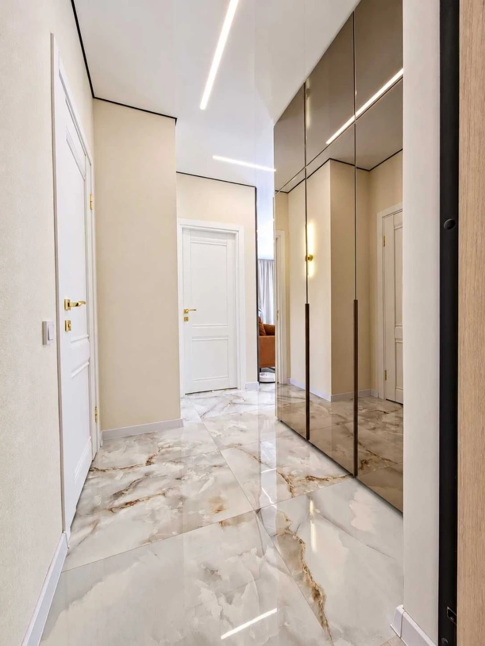 Sale of a 1-bedroom apartment 41.2 m² with designer renovation