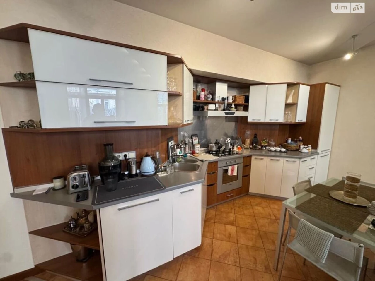Apartment for Sale: Center
