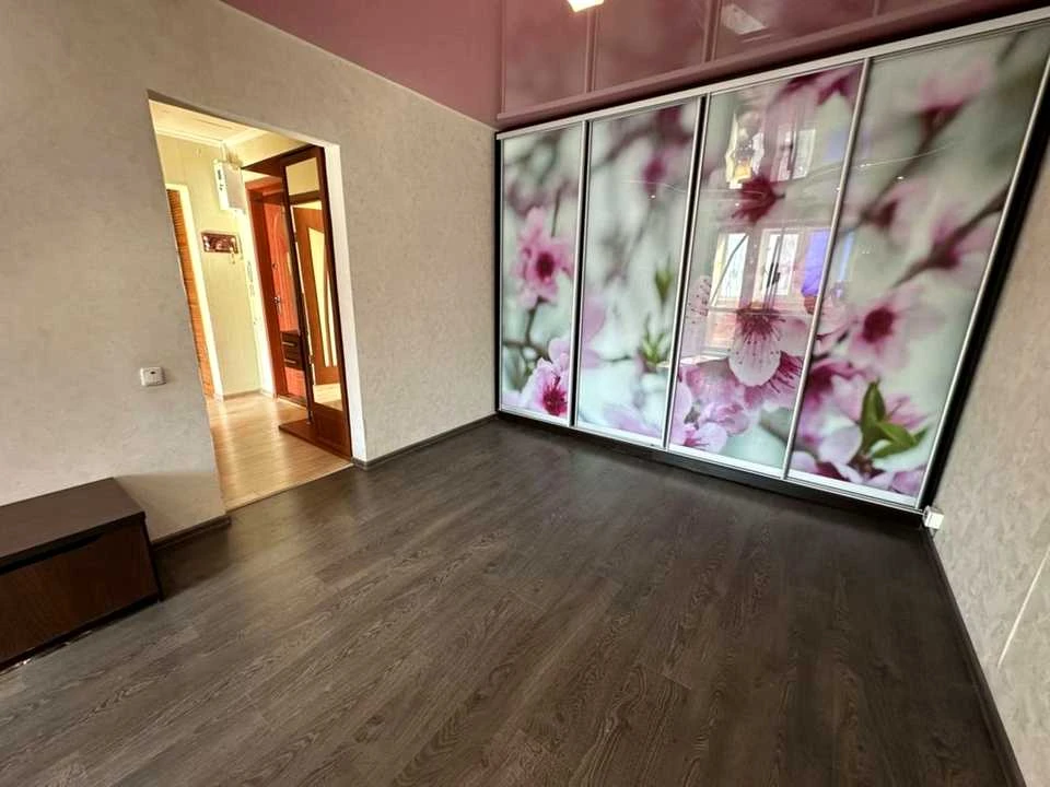Apartment. Dnipro, Mandrykivska st.