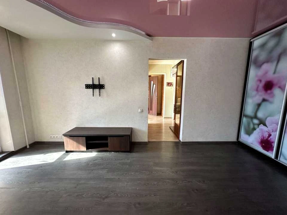 Apartment. Dnipro, Mandrykivska st.