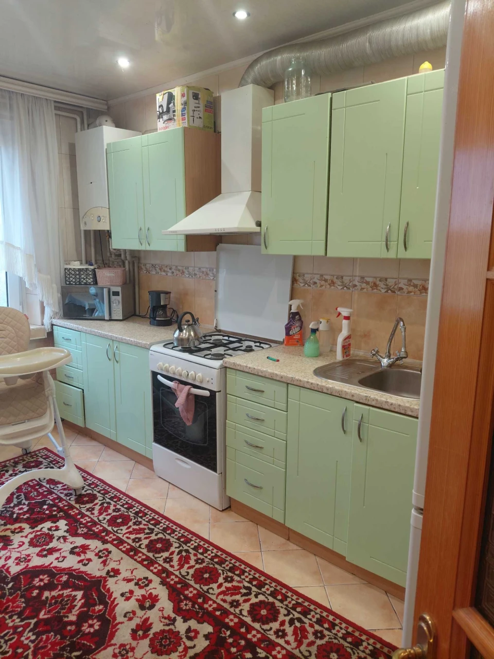 Продається 3-кімнатна квартира з автономним опаленням на Фрунзенській