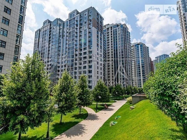 Sale of 3-room apartment 119 sq. m. on Andriy Verkhoglyada St. 22 •