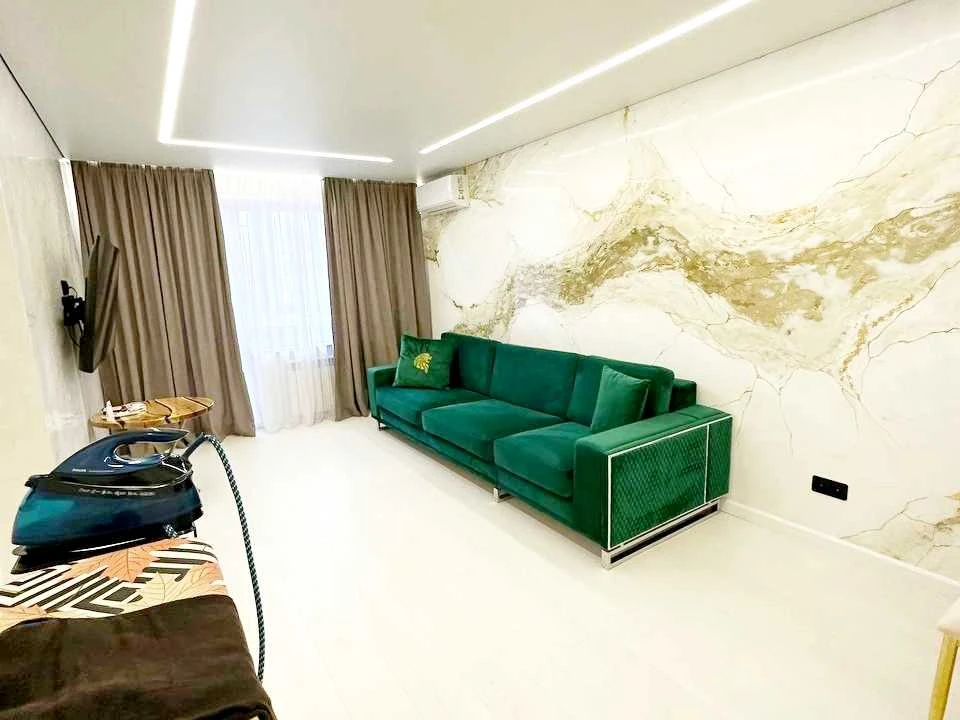 Apartment. Holy-Mykhailivska Street, Kryvyi Rih
