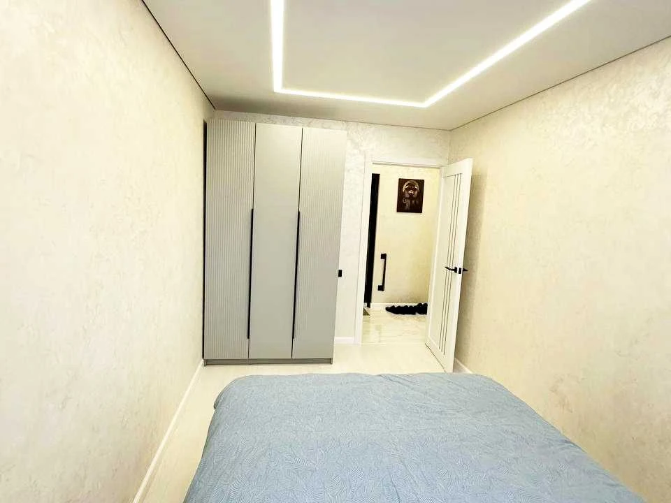 Apartment. Holy-Mykhailivska Street, Kryvyi Rih