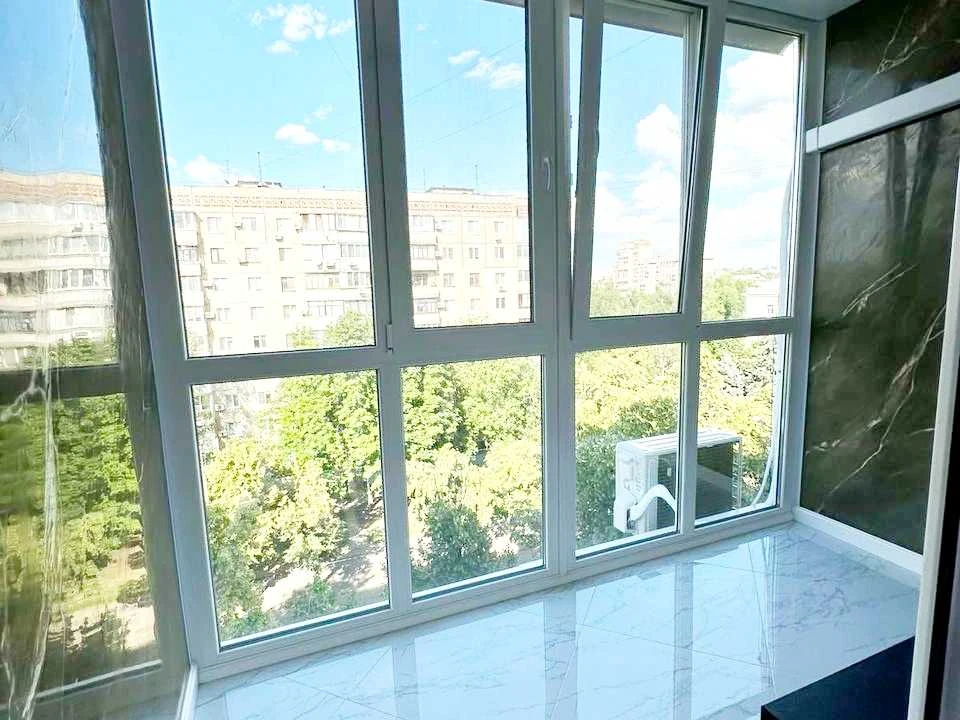 Apartment. Holy-Mykhailivska Street, Kryvyi Rih