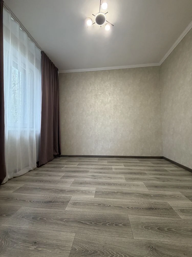 Продаж 3к кв в тихому місці( поруч Басейн, Парк)