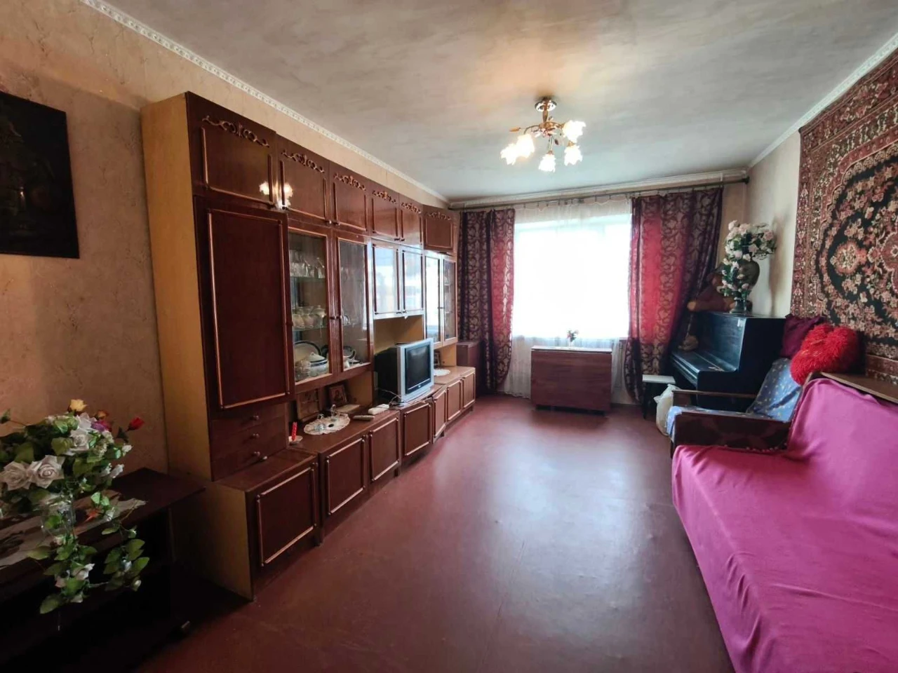For Sale: 3-bedroom apartment, 70 sq.m.
