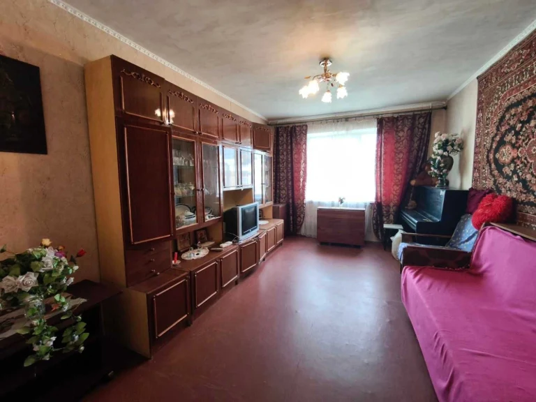 For Sale: 3-bedroom apartment, 70 sq.m.