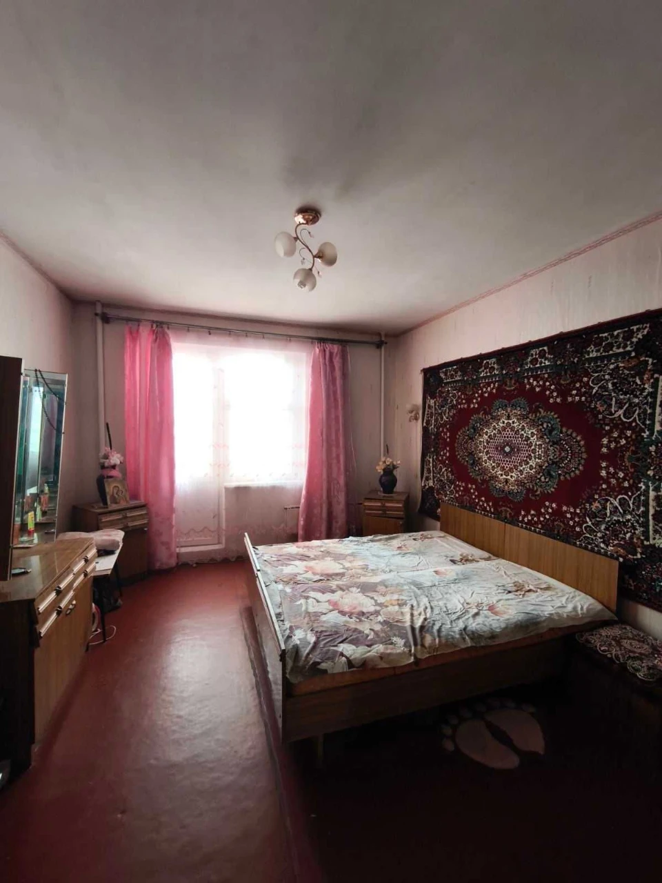 For Sale: 3-bedroom apartment, 70 sq.m.