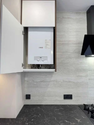 Spacious and bright 2-bedroom apartment with new renovation in