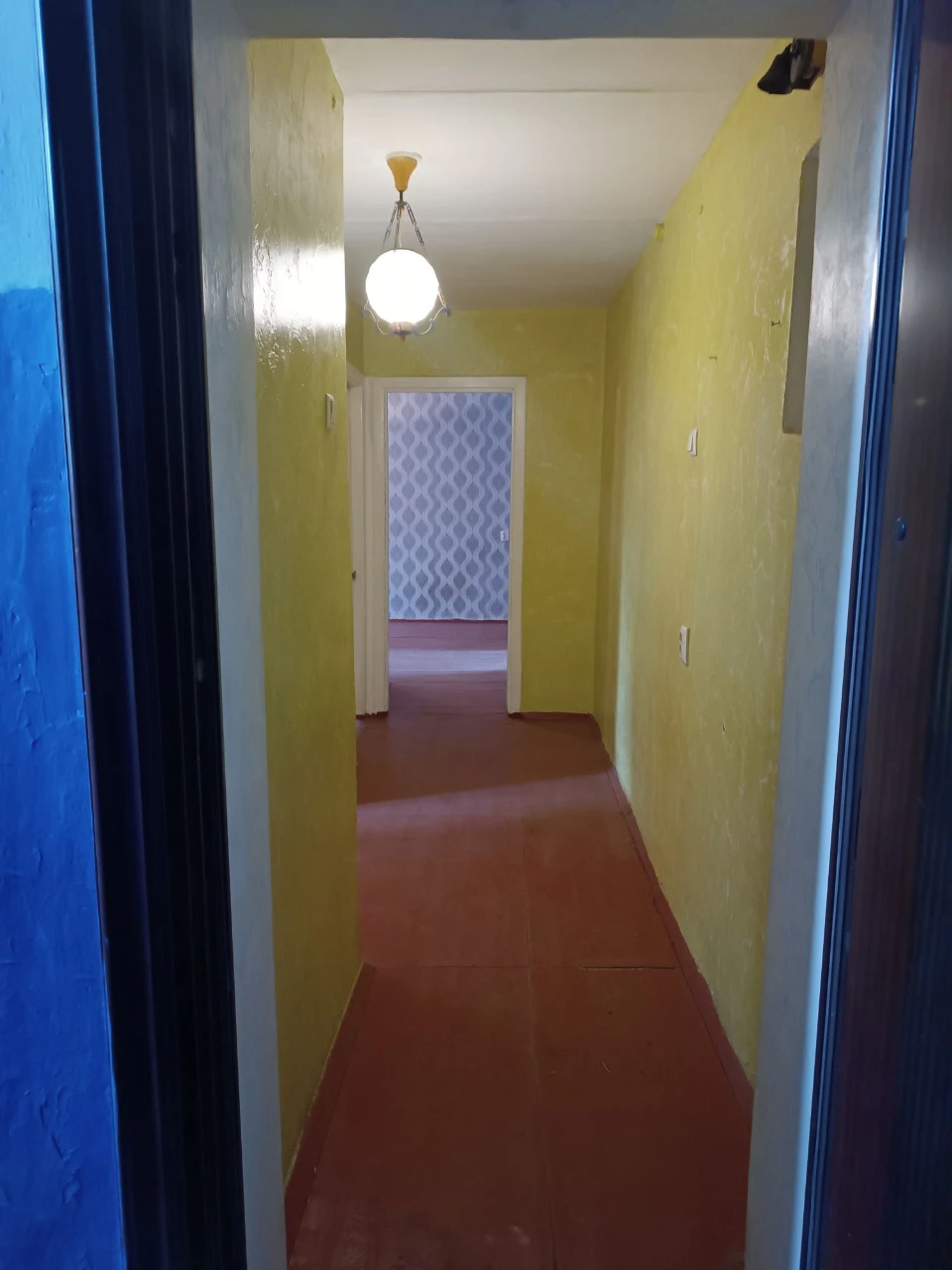 3-room apartment in a perfect location - opposite a building