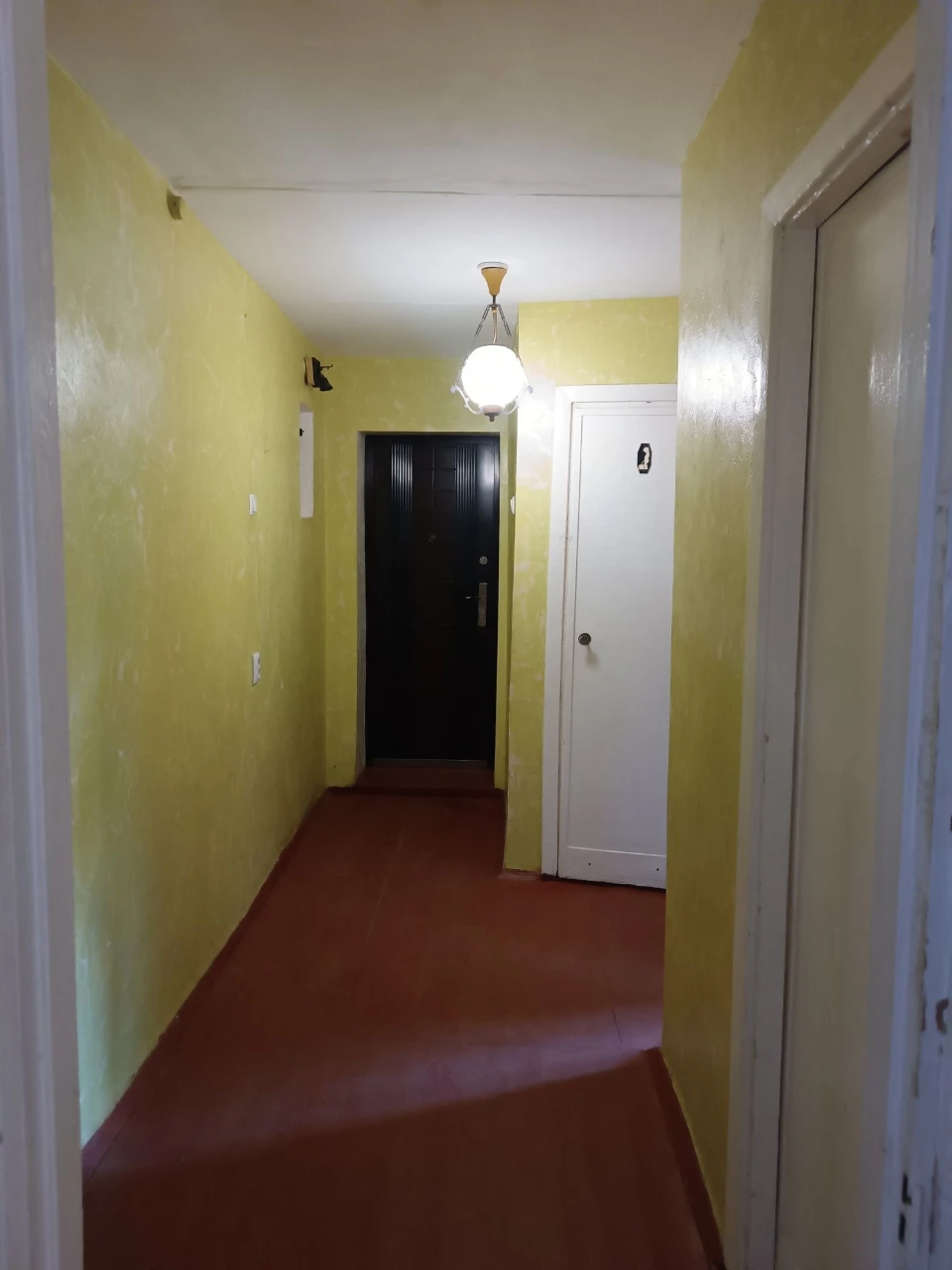 3-room apartment in a perfect location - opposite a building
