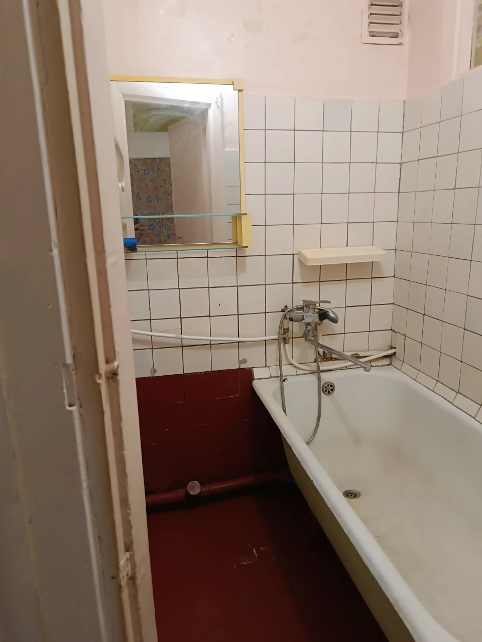 3-room apartment in a perfect location - opposite a building