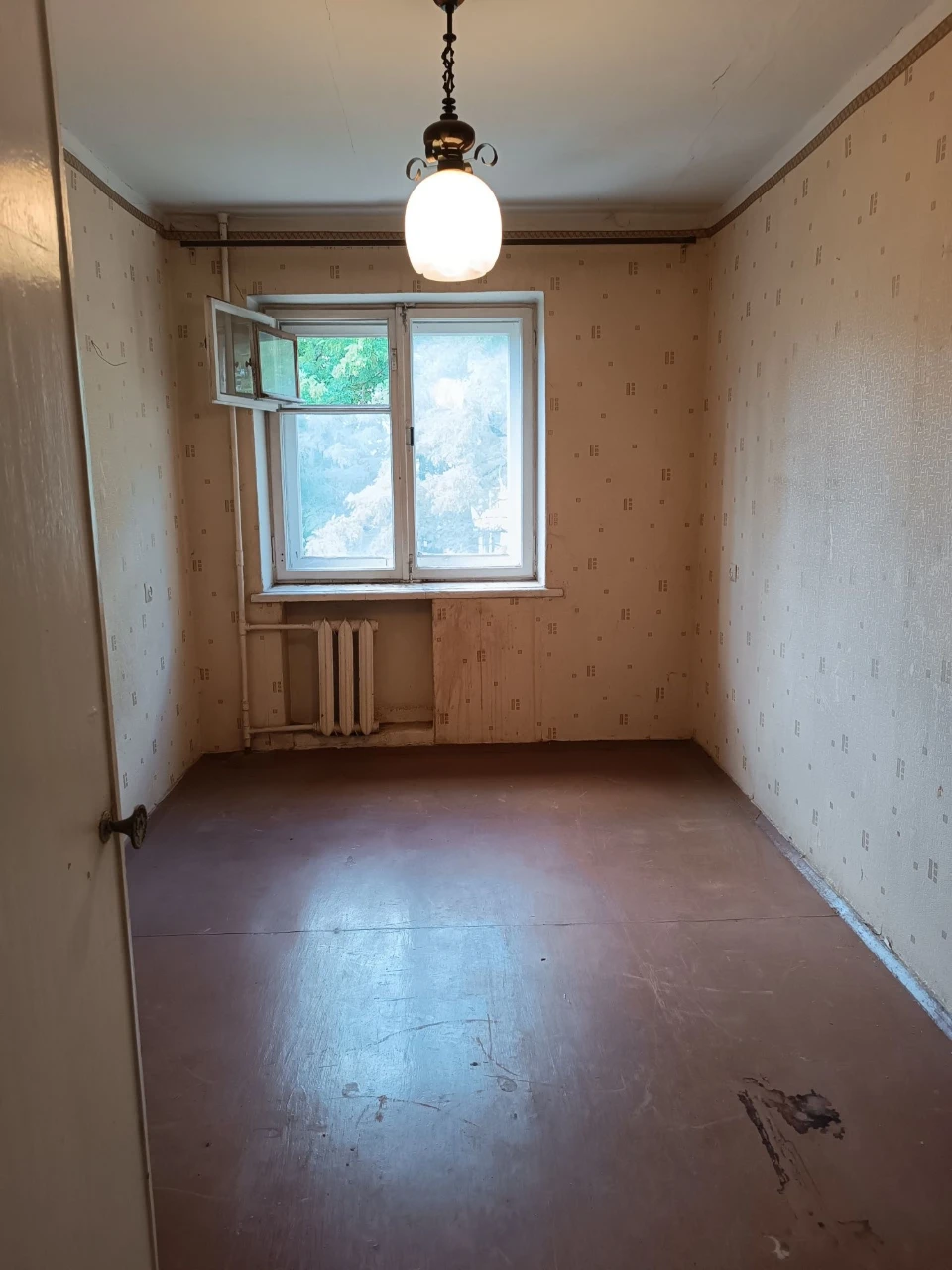3-room apartment in a perfect location - opposite a building