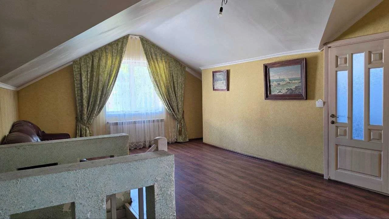 Продаж великого будинку біля річки в центрі міста Біла Церква