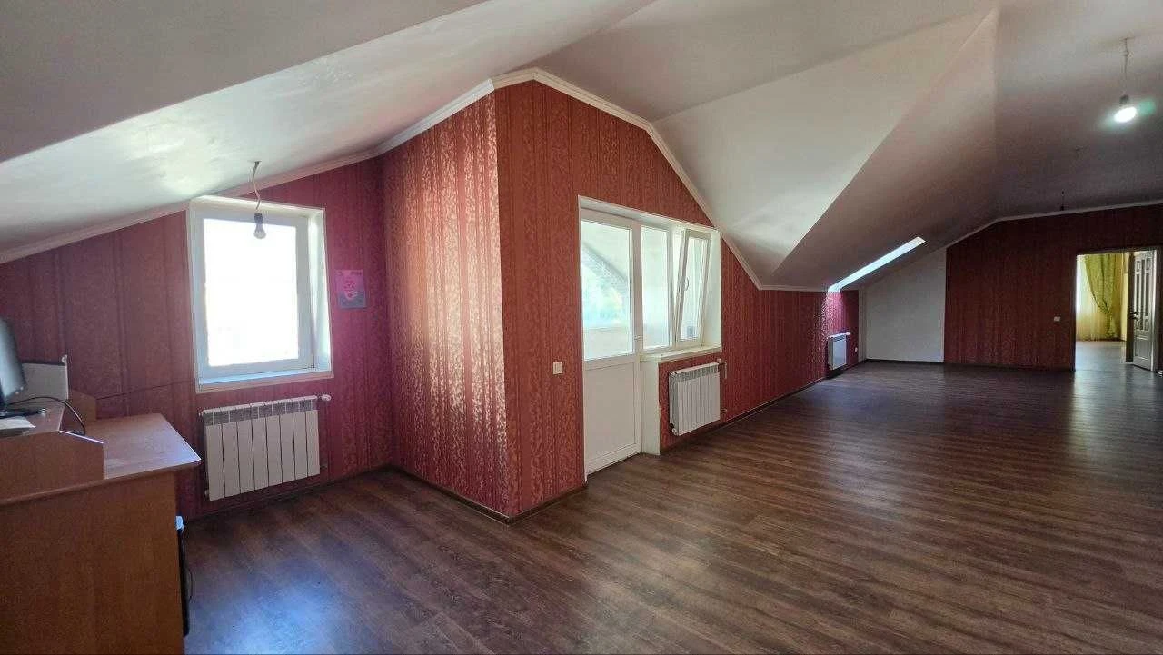 Продаж великого будинку біля річки в центрі міста Біла Церква
