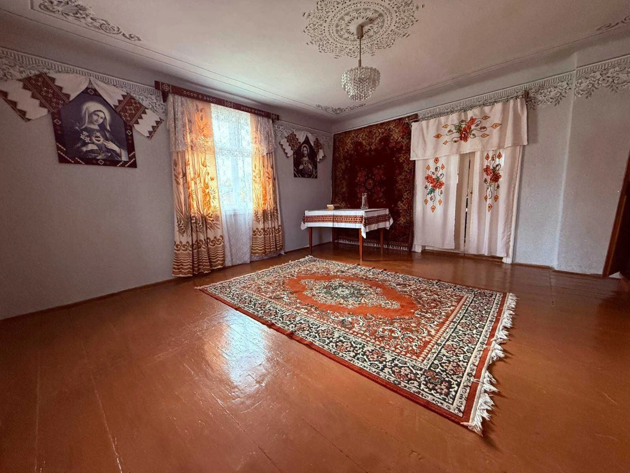 Продаж будинку в с. Кути