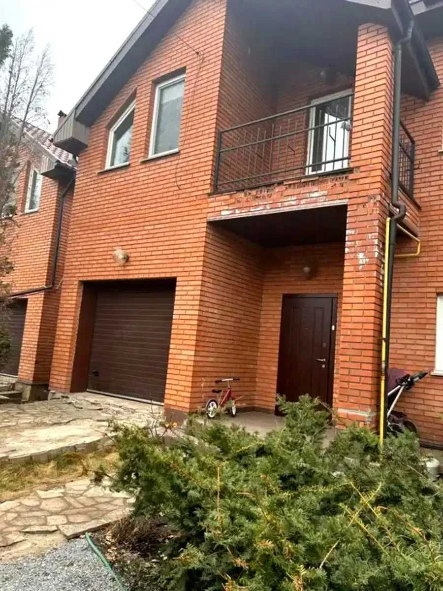FOR SALE Townhouse 180 m² with renovation Near Lavina