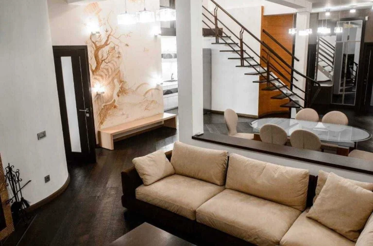 Two-story apartment on Екатериненская, 152 m2, 2nd
