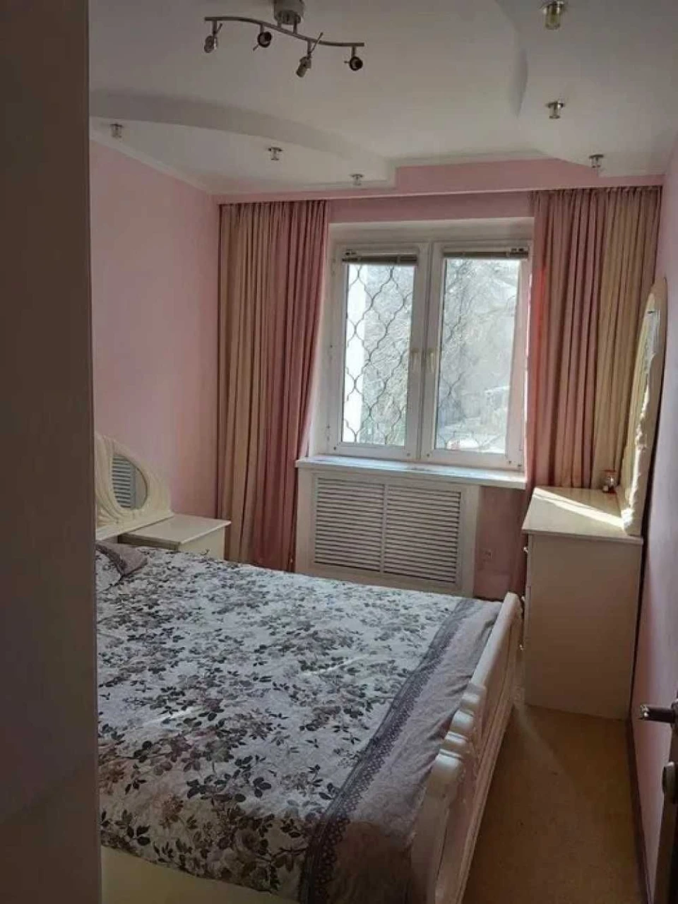5-room apartment! Academician Glushko!