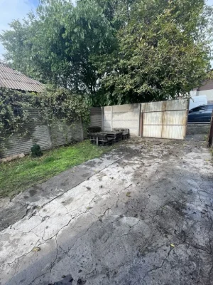 Запорожье ПРОДАЖА части дома в Заводском районе Кичкас улица