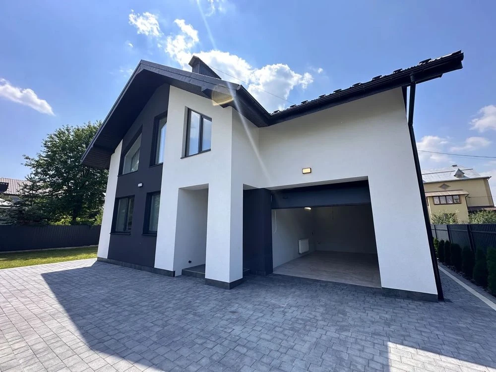 Ready house with renovation, furniture and appliances
