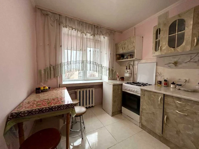 Apartment. Terнопіль, Zakhisnykiv Ukrainy Street