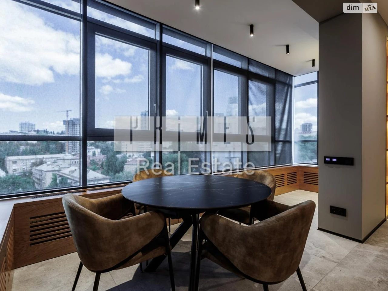 Long-Term Rent 3-Bedroom Apartment in Pecersk