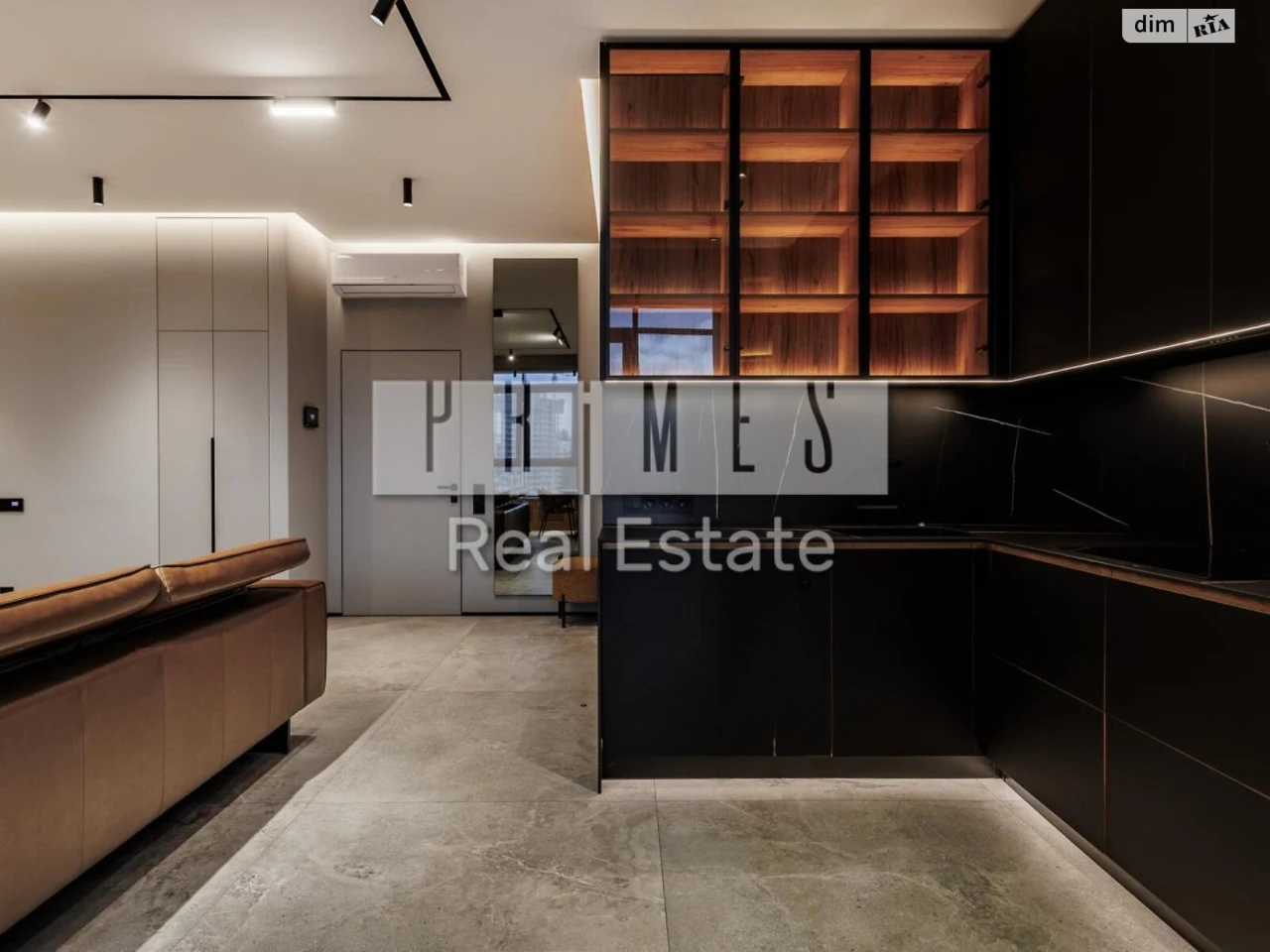 Long-Term Rent 3-Bedroom Apartment in Pecersk