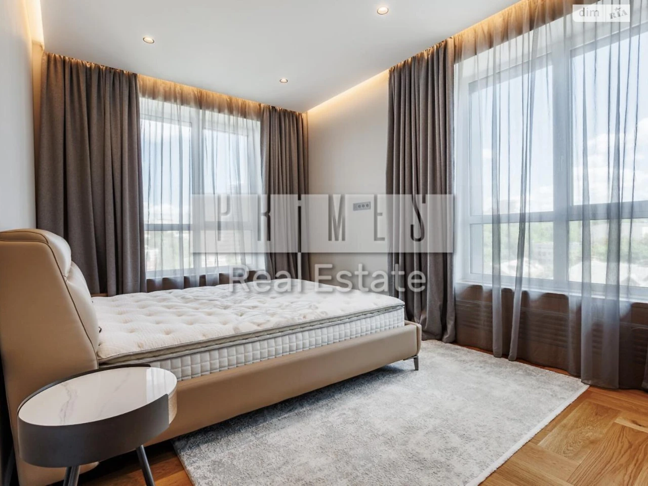 Long-Term Rent 3-Bedroom Apartment in Pecersk
