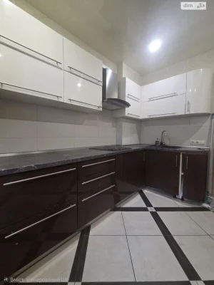 Продажа Квартира в Троєщині