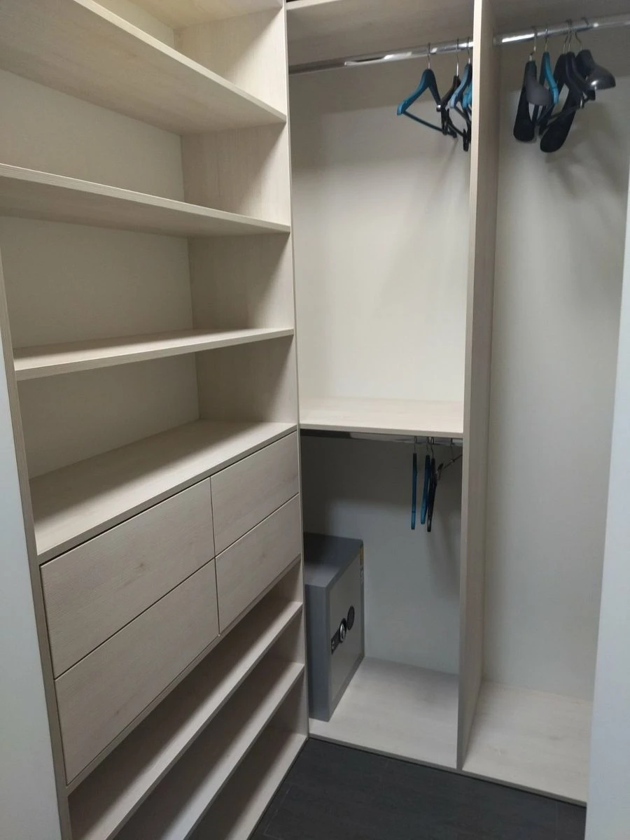Sale of a beautiful 1-bedroom apartment in the Богатирський residential complex